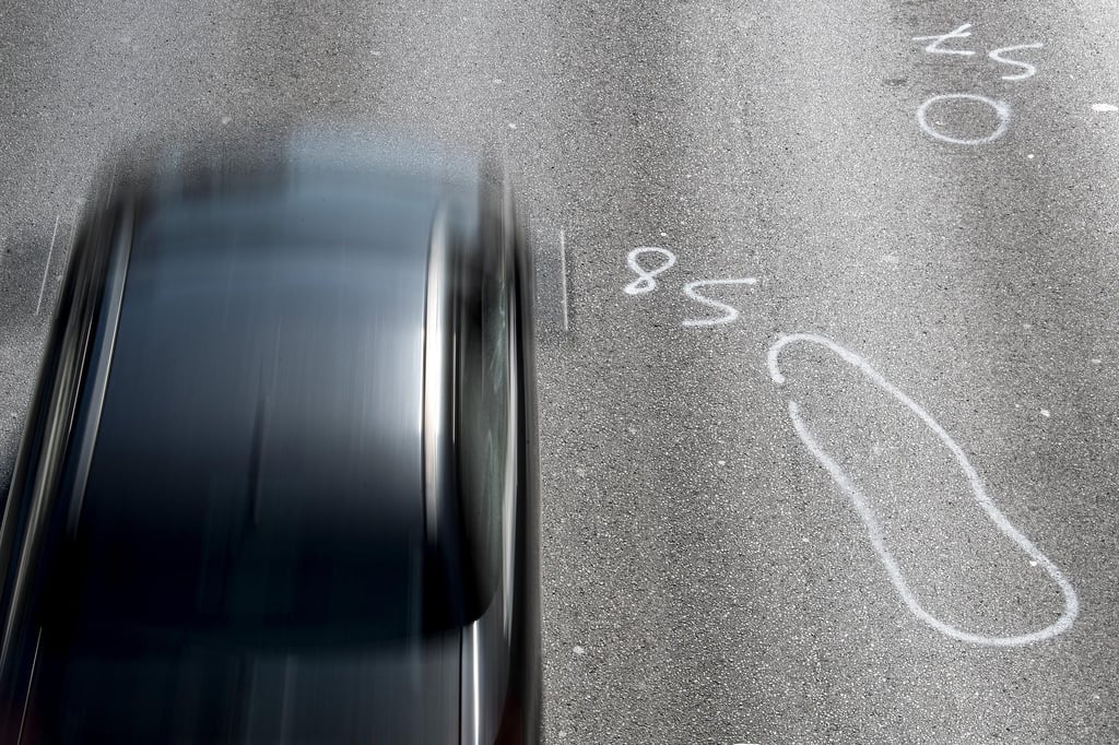 Die Polizei im Salzlandkreis vermutet ein illegales Autorennen auf der B81.