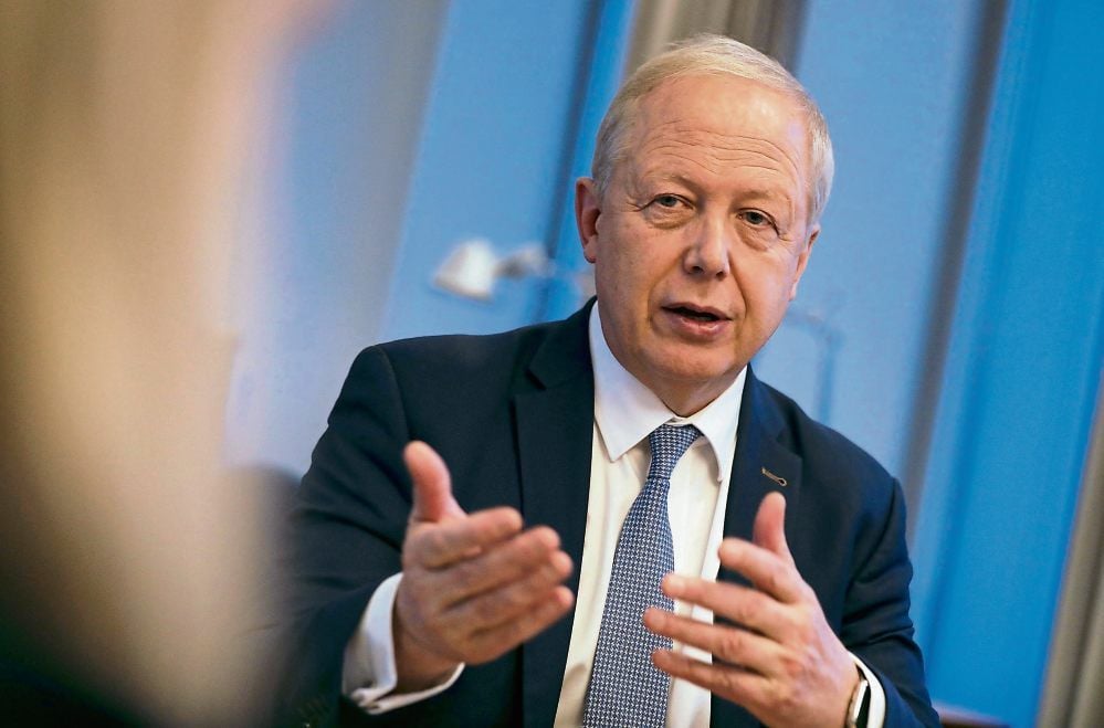 „Ich kann und werde nichts Zusätzliches anbieten“, sagt ARD-Vorsitzender Tom Buhrow zu Forderungen aus Magdeburg, die Öffentlich-Rechtlichen müssten sich bewegen.