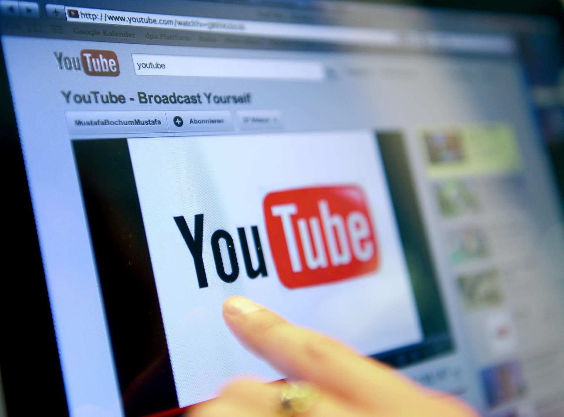 Harmlose Videoplattform - oder Tummelplatz für Rassisten? Hassparolen in populären Youtube-Videos sind eher die Ausnahme als die Regel. Eltern sollten aber trotzdem im Blick behalten, was ihre Kinder dort ansehen.