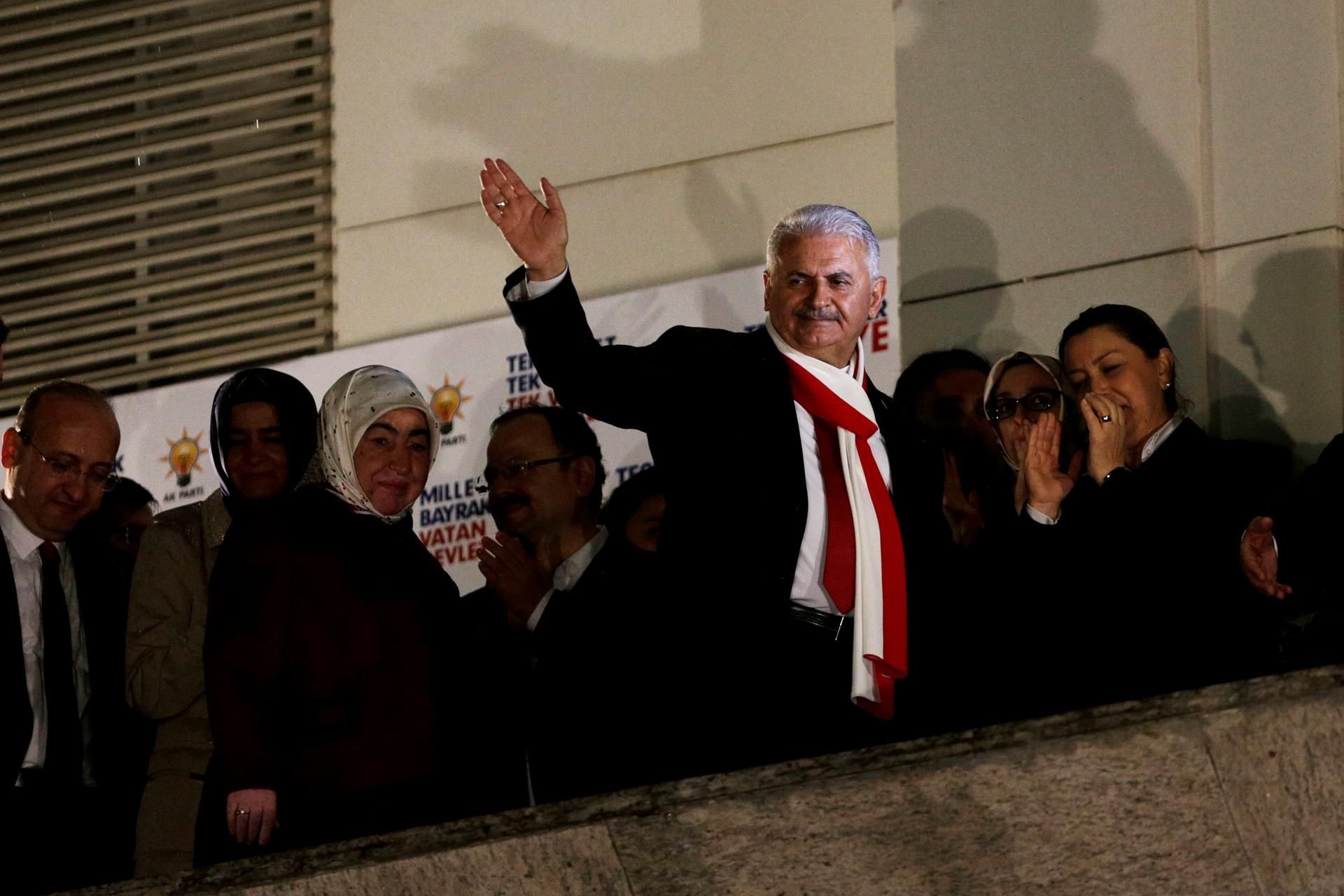 Binali Yildirim vor seinen Anhängern in Ankara.