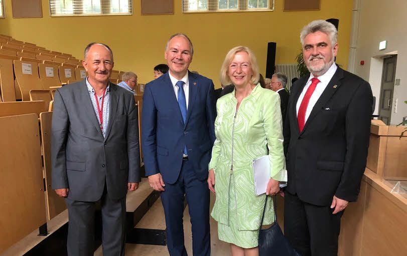 Sie hielten die Festreden: Wissenschaftsminister Armin Willingmann, Hochschul-Präsident Jörg Bagdahn, Ex-Bundesbildungsministerin Johanna Wanka und Peter Springfeld (v.r.).