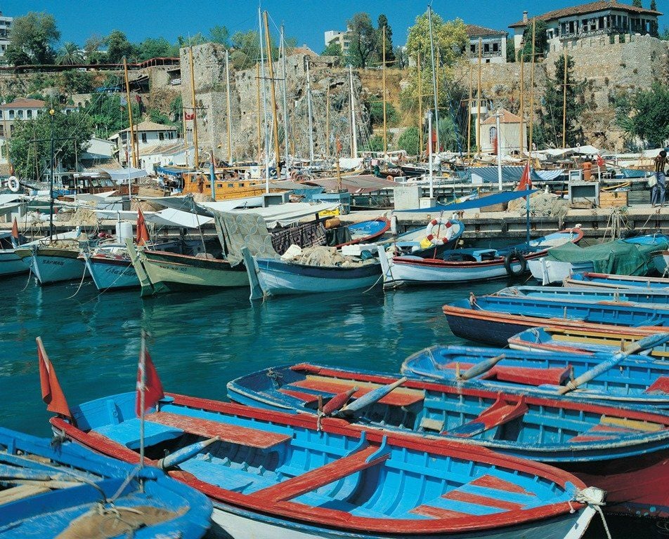 Fischerboote im Hafen, Türkei