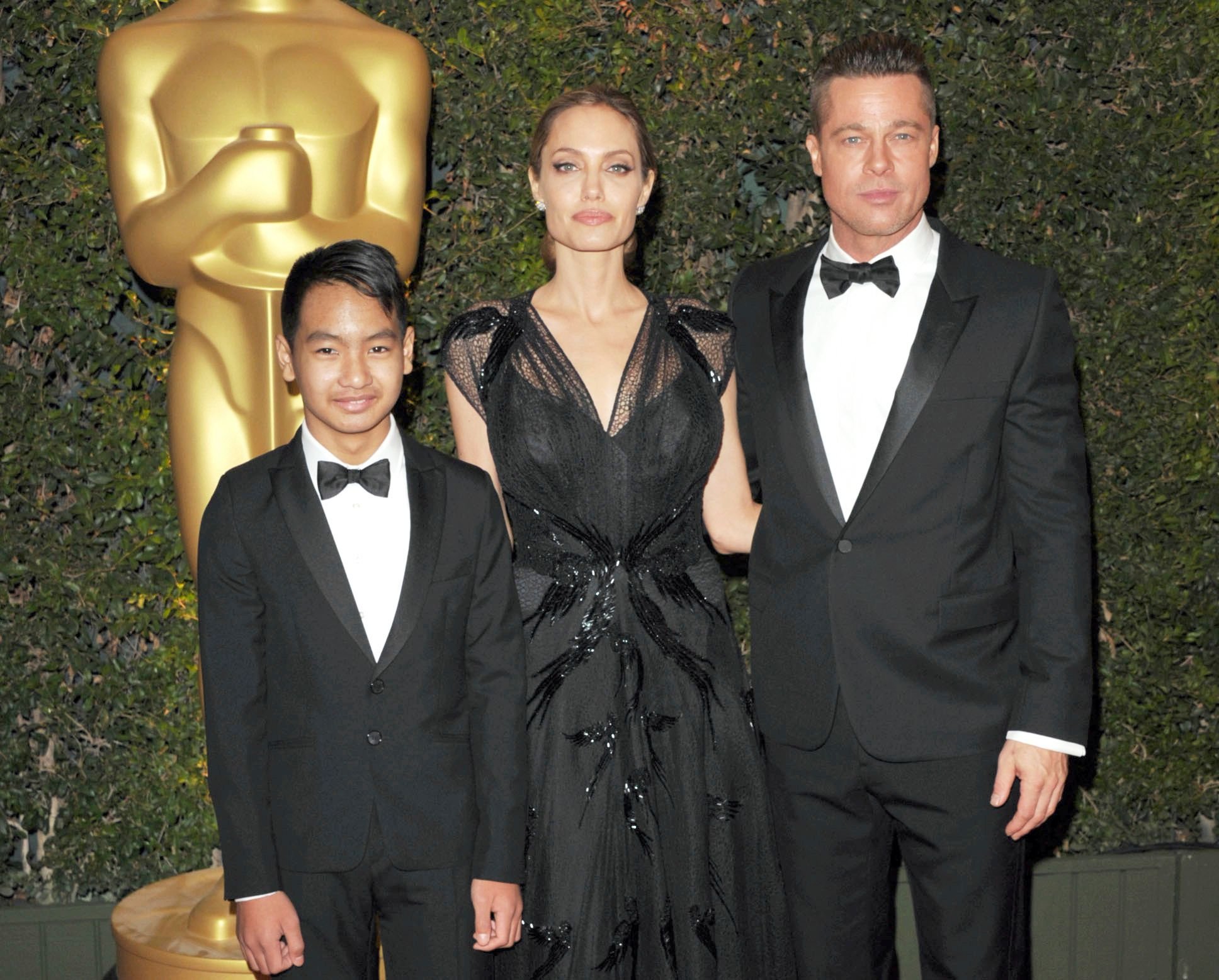 Angelina Jolie und Brad Pitt mit Sohn Maddox 2013