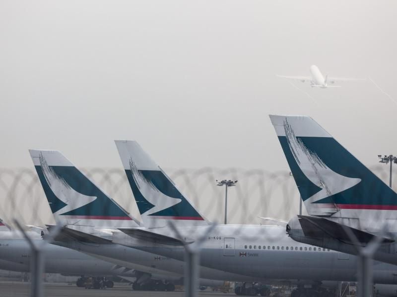 Flugzeuge der Airline Cathay Pacific auf dem Flughafen in Hongkong. Die Fluggesellschaft gilt als die sicherste der Welt.