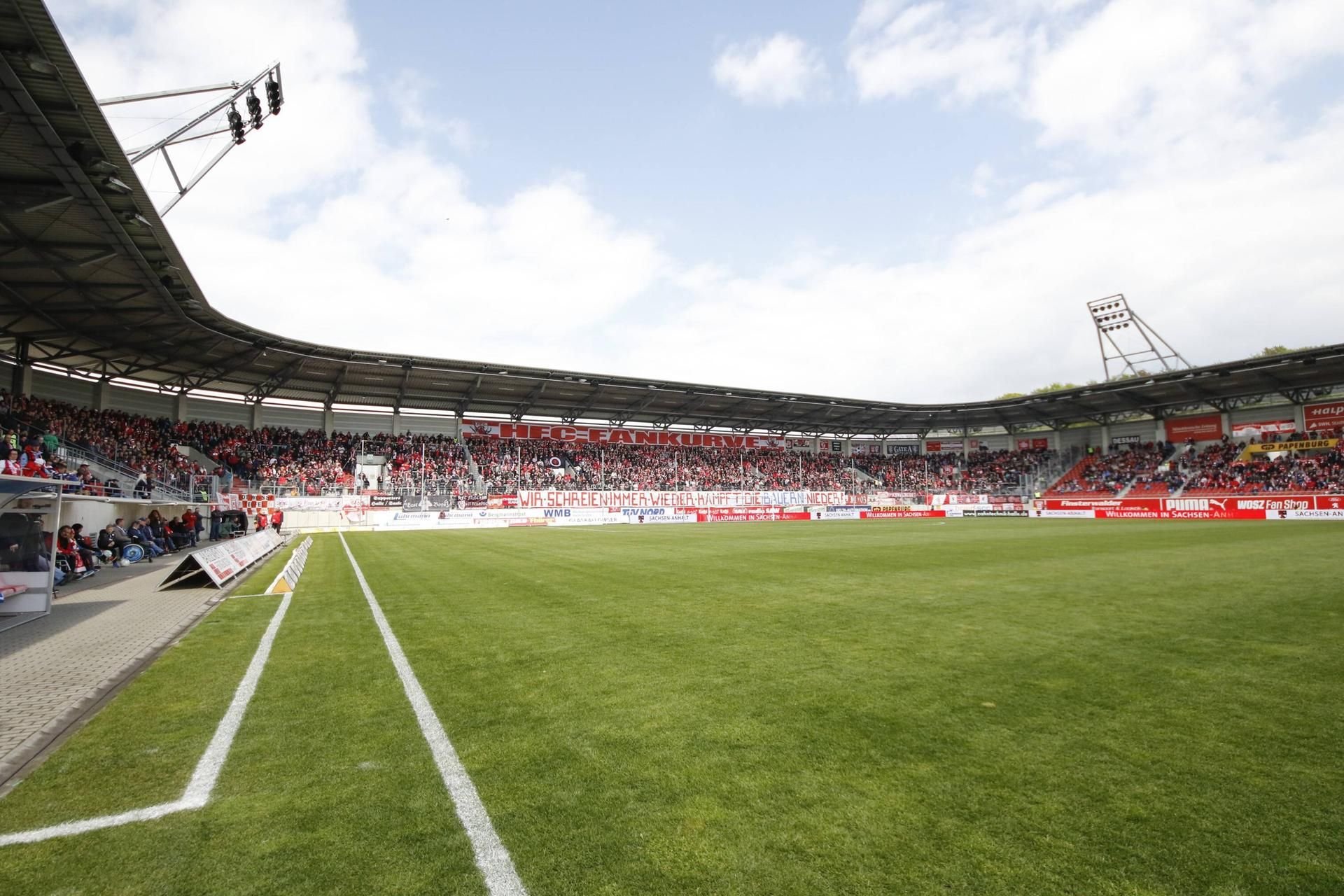 Im Erdgas Sportpark müsste für Relegationsspiele aufgerüstet werden.