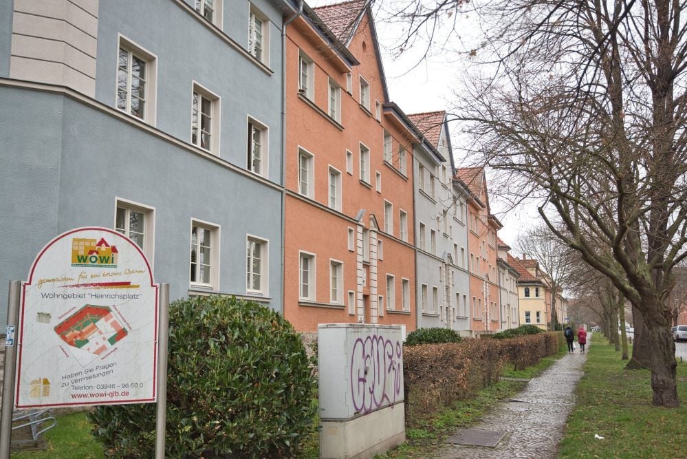 Im Wohngebiet „Am Heinrichsplatz“ in Quedlinburg sind die Mieten jüngst erhöht worden.