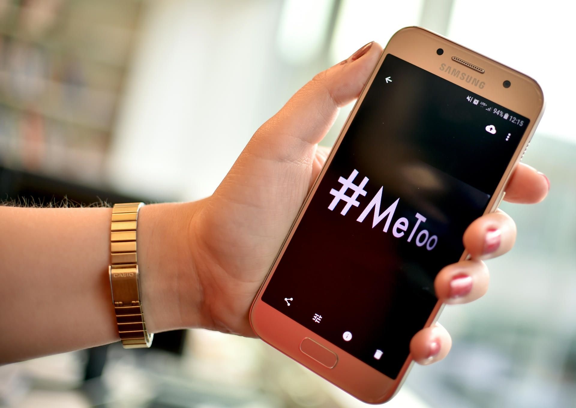 Unter dem Hashtag #metoo haben sich Frauen geäußert, die sexuell belästigt wurden.