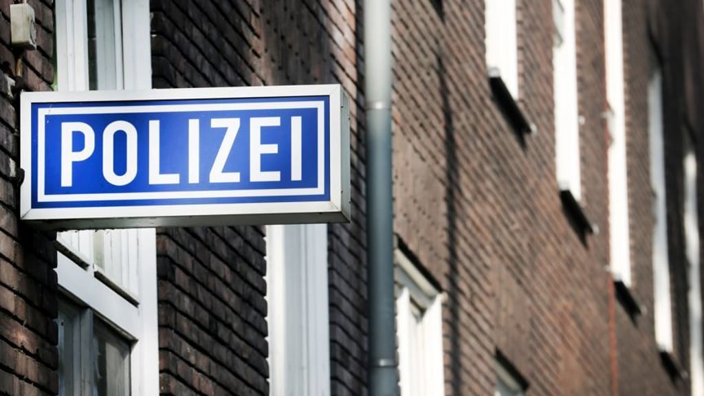 Die polizeilichen Ermittlungen wurden aufgenommen.