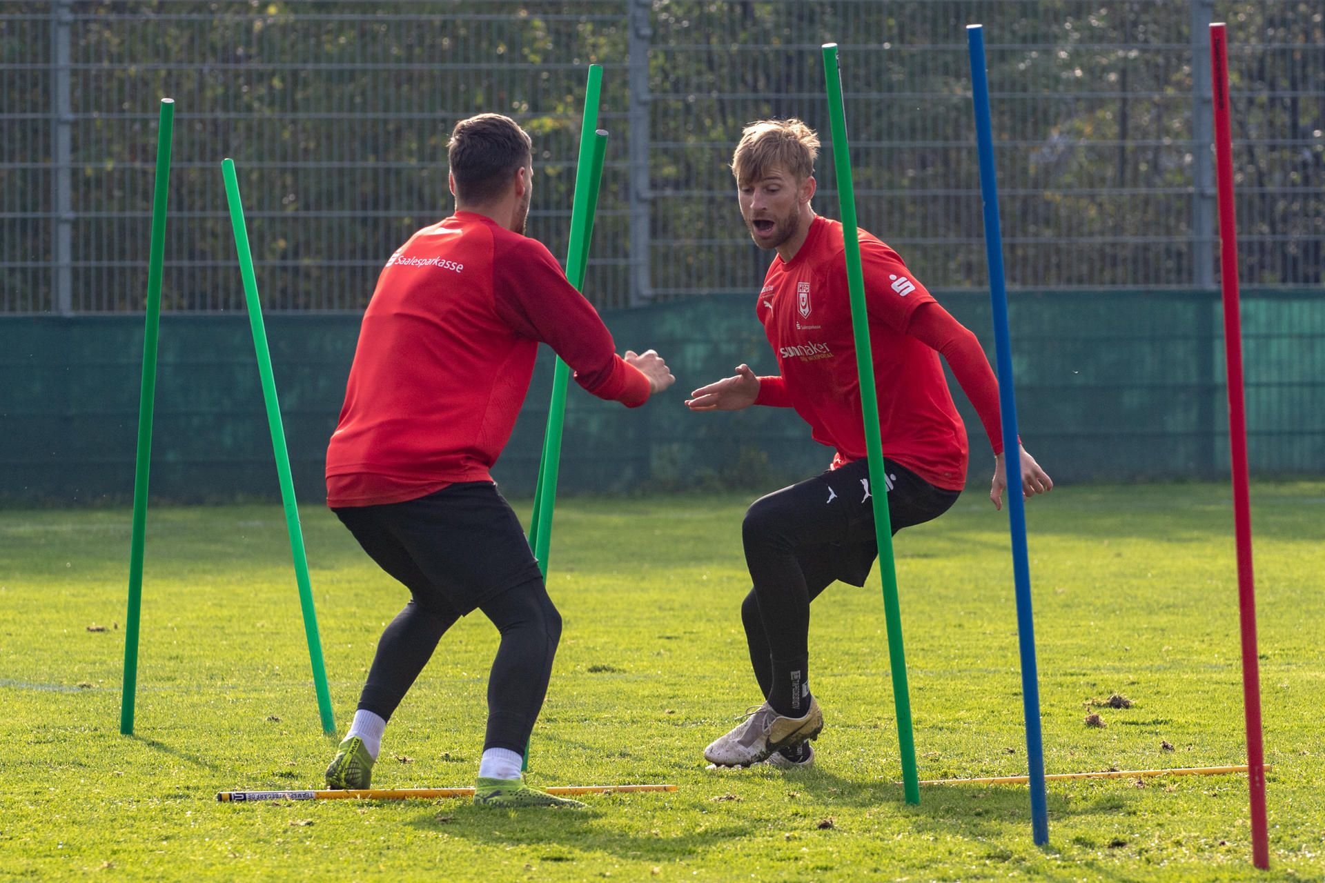 Der Trainingsplatz des Halleschen FC leidet stark unter der täglichen Belastung.