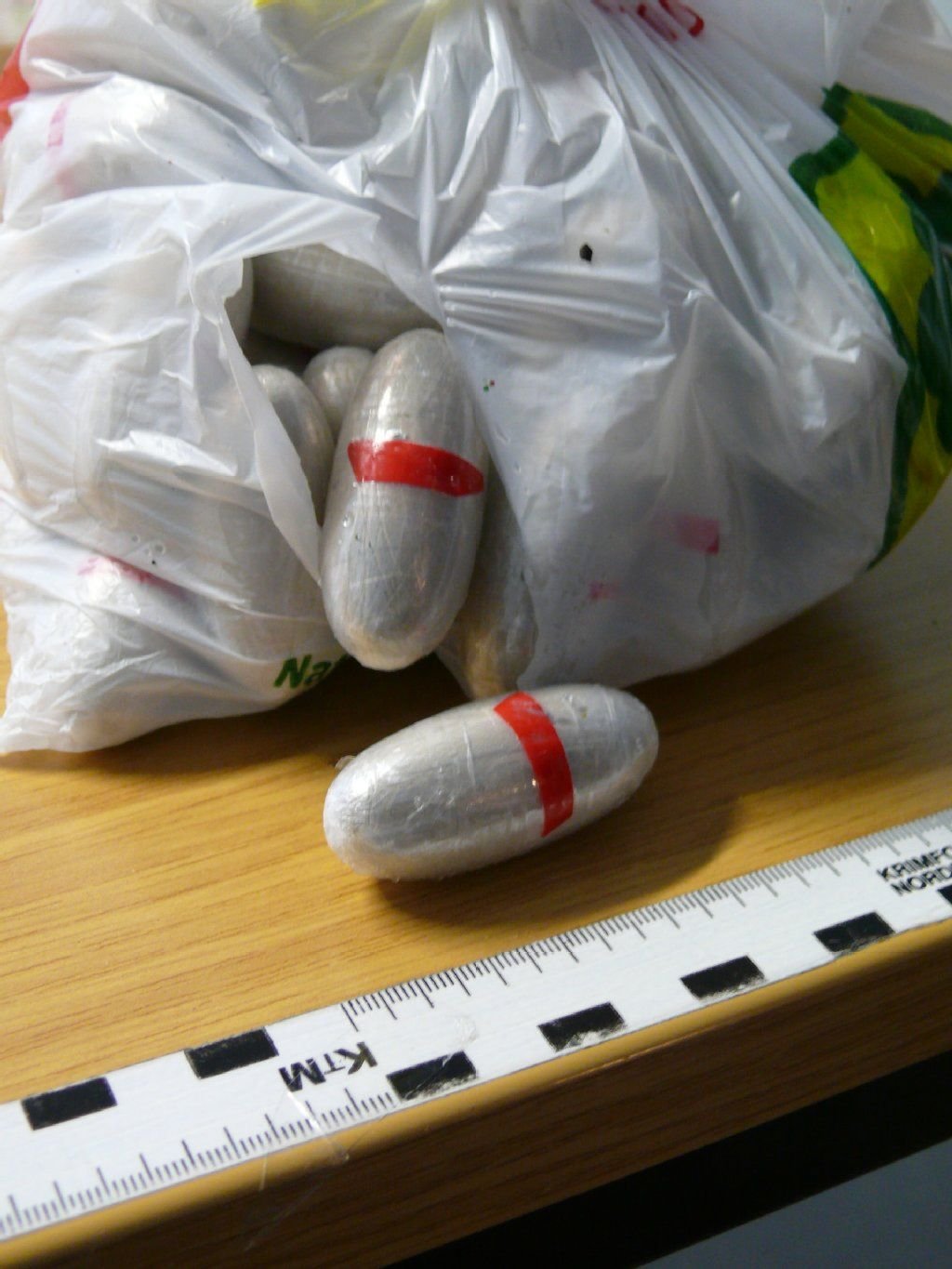 Von der Polizei sichergestellte Bodypacks mit Drogen.