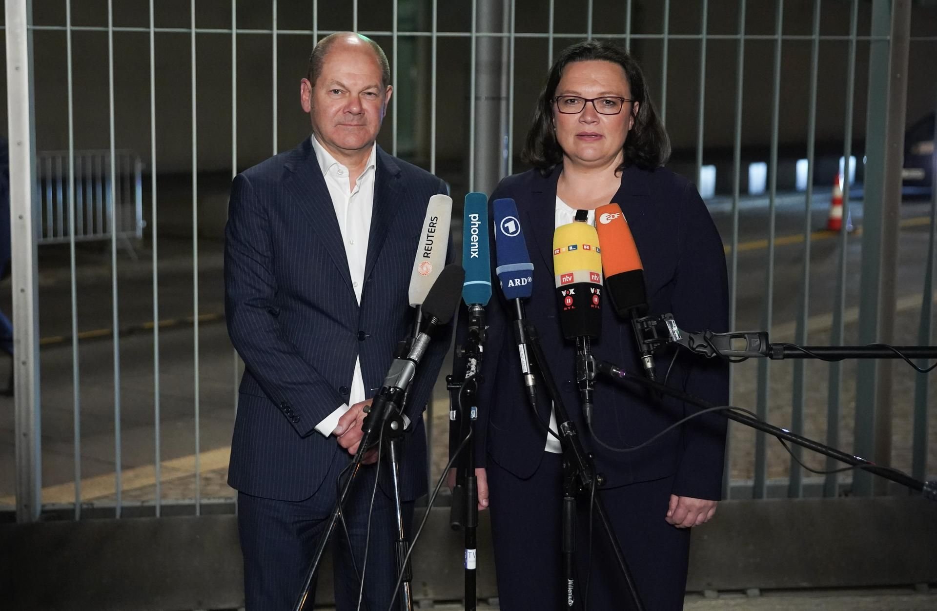 Olaf Scholz und Andrea Nahles äußern sich zum Asylkompromiss der Union.