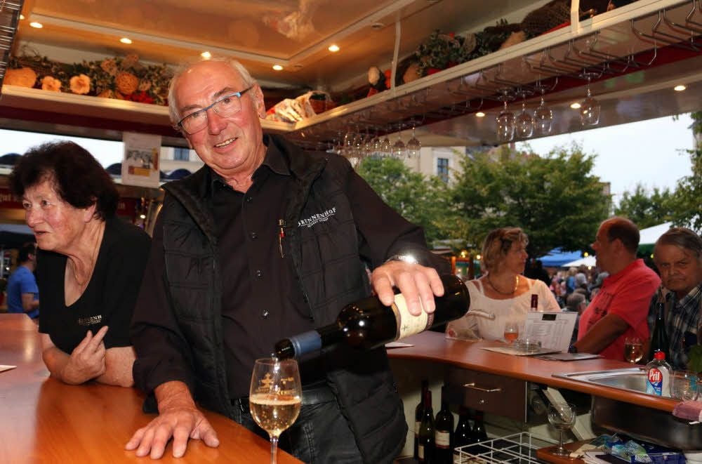 Dieter Strupp vom Weingut Brunnenhof aus Palzem ist seit dem ersten Weinmarkt 1991 dabei.