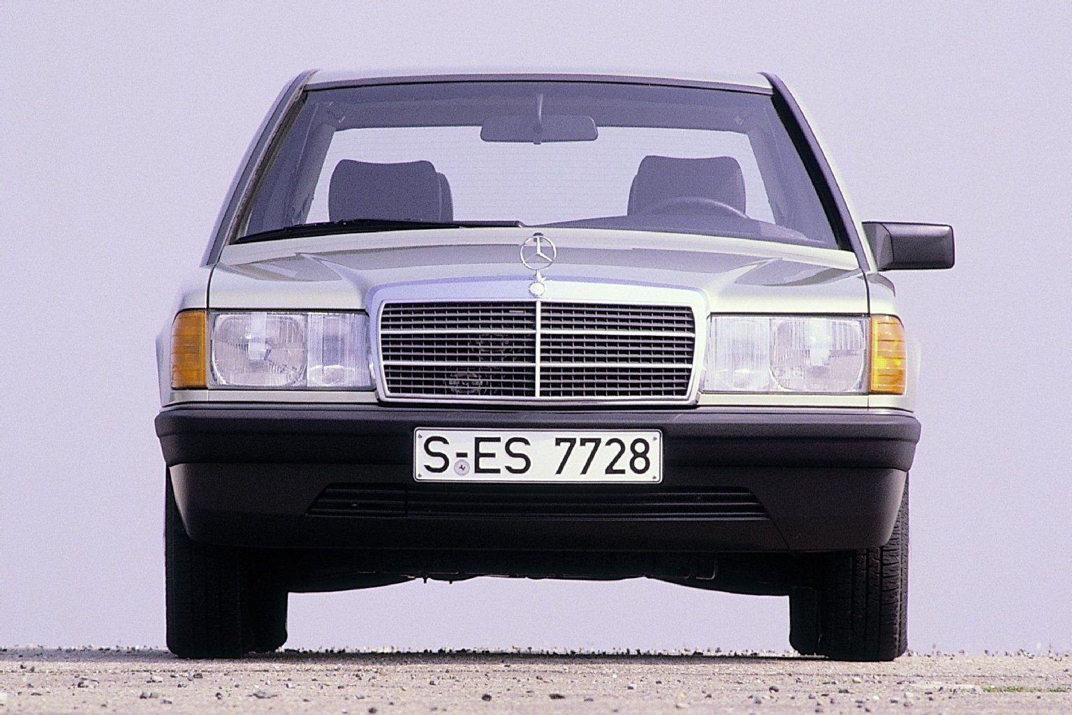 Der Typ 190 wurde von 1982 bis 1993 gebaut. Als Taxi prägte die Baureihe W 201 das Straßenbild der 80er und 90er Jahre.