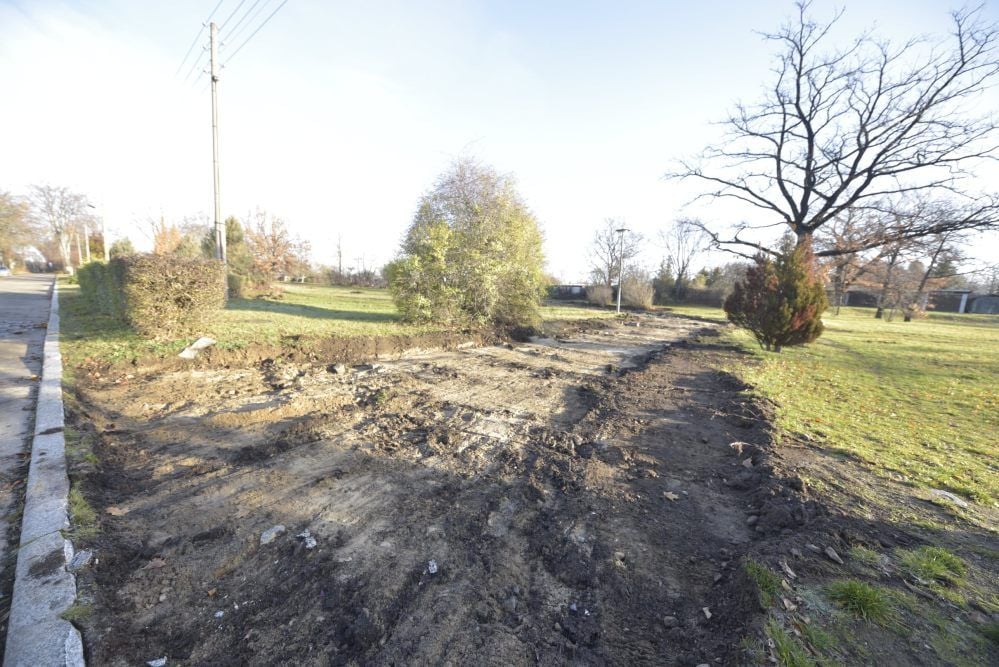 Dort, wo sich die abgerissenen Gebäude in Quarmbeck befanden, wird nun Boden ausgetauscht.