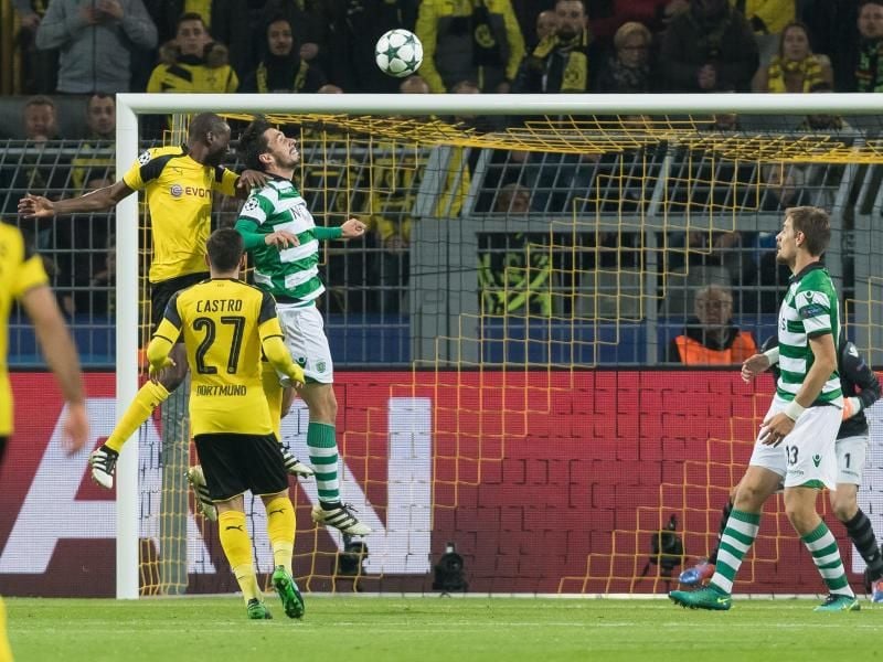 Adrian Ramos (l) traf per Kopf zum 1:0 für den BVB gegen Sporting und sicherte damit für Deutschand zwei Punkte in der UEFA-Fünfjahreswertung.