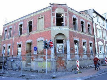 Das Eckhaus zwischen Parkstraße und Mauerstraße wird abgerissen.