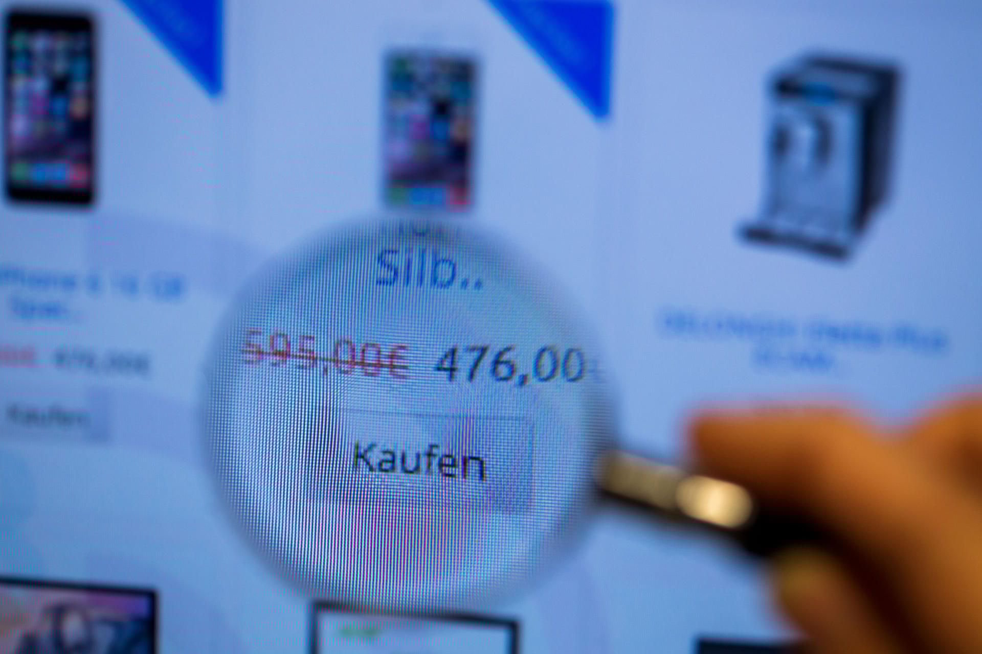 Wer auf einen Fake-Shop herein fällt, sollte das bei der Polizei zur Anzeige bringen.