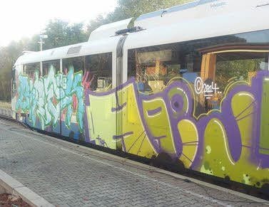 Zwei Tage lang musste die Heidebahn pausieren, weil Jugendliche den Triebwagen mit Graffitis besprüht hatten.