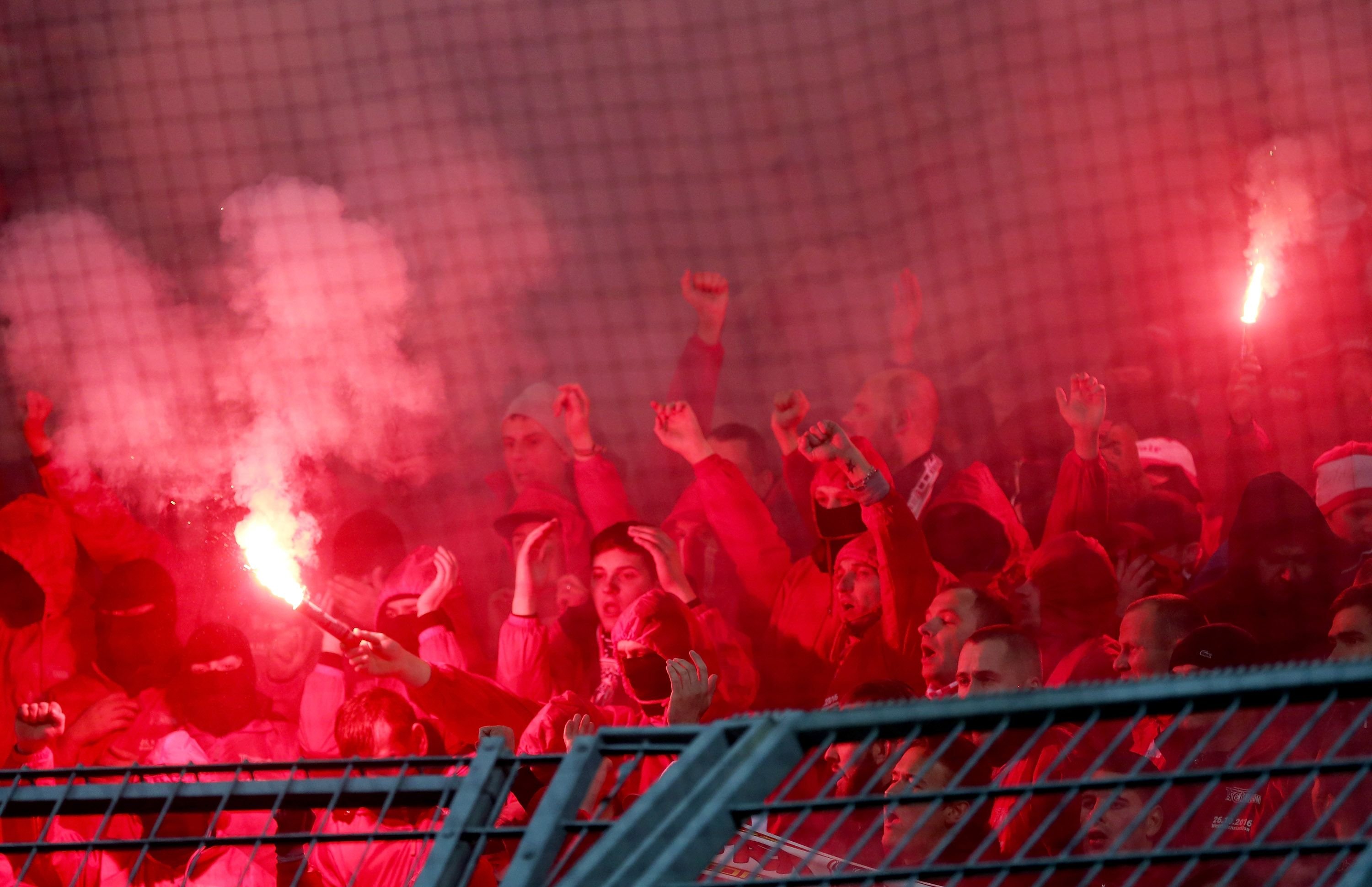 Union Berlin-Fans hatten vor Beginn der zweiten Halbzeit Pyrotechnik gezündet.