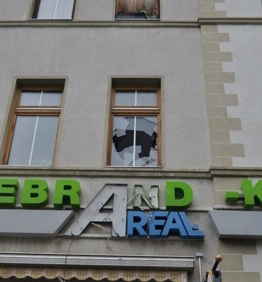 Beim Einsatz am Mittwoch ging nicht nur Glas zu Bruch.