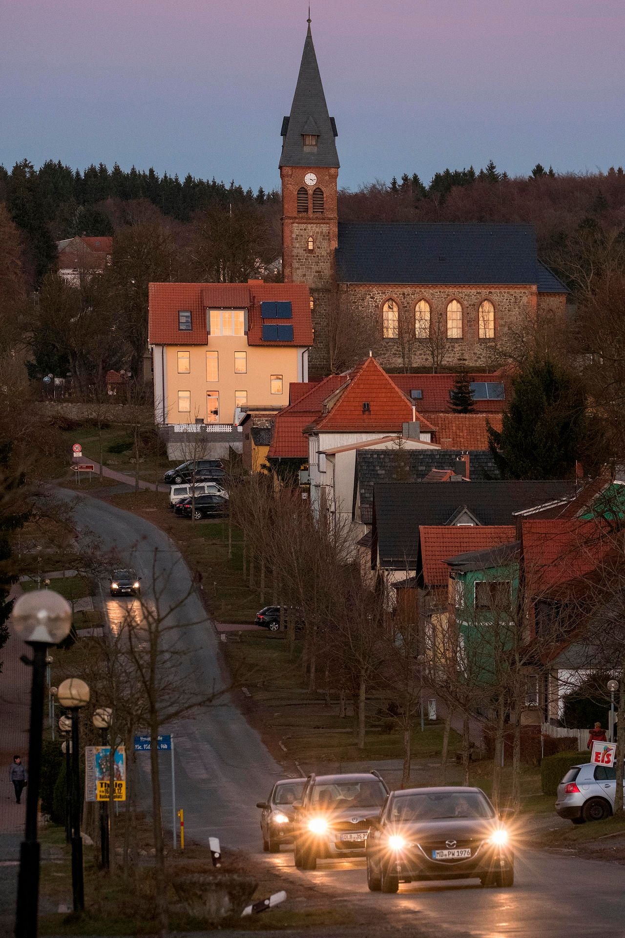 Blick auf die Hauptstraße in Friedrichsbrunn