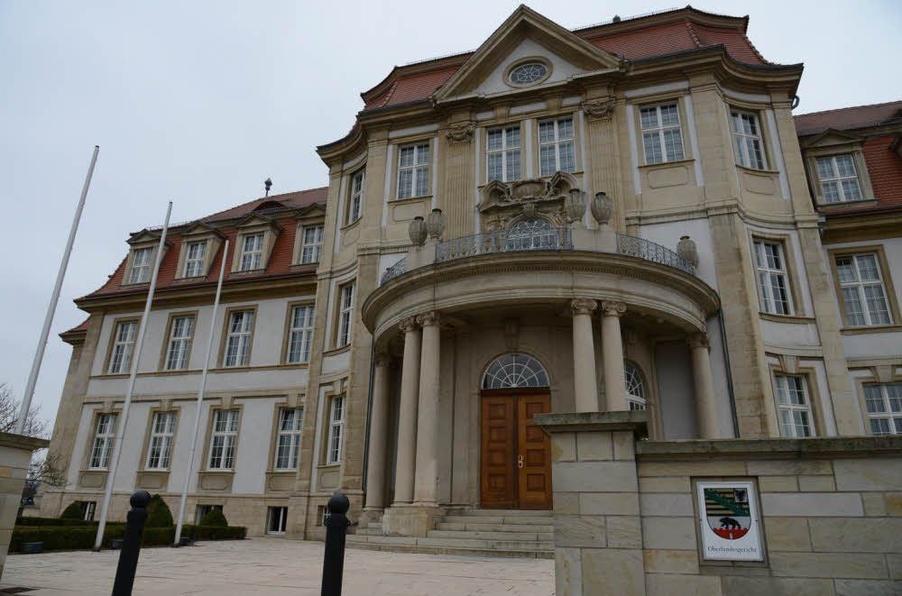 Das Gebäude des Oberlandesgerichts in Naumburg. Dort wurden wahrscheinlich in großem Stil illegale Kopien von Filmen, Musik und E-Books angefertigt.