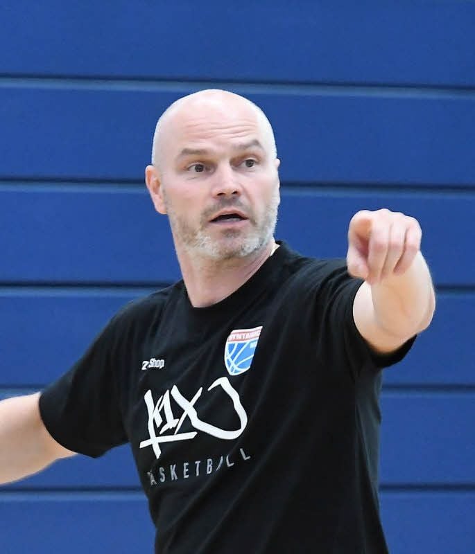 Wojciech Kaminski gibt im MBC-Training die Richtung vor.