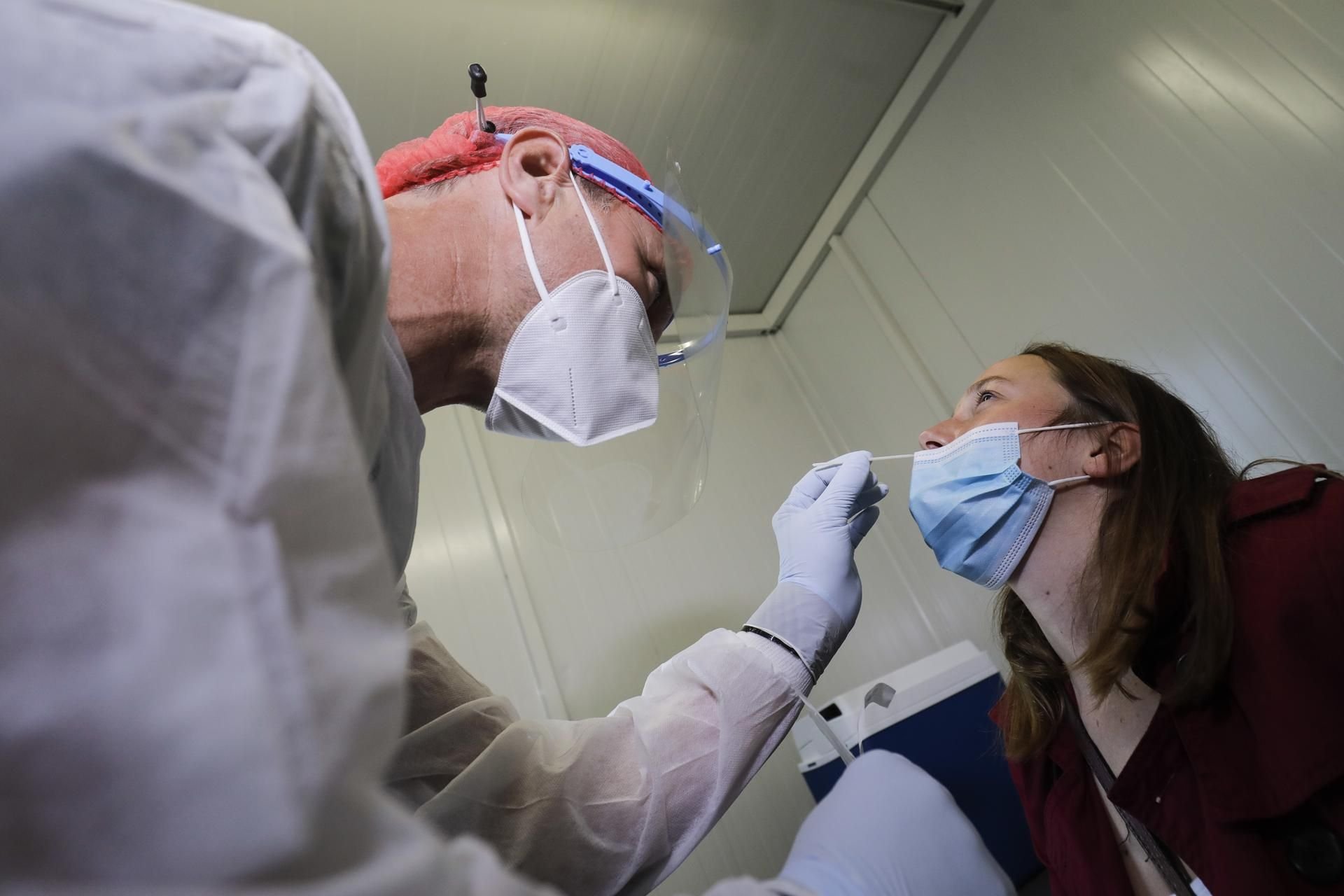 Nach dem an der Querfurter Sekundarschule zwei Schüler positiv auf Corona getestet wurden, testete das Gesundheitsamt Lehrer, Eltern und Schüler. Diese Proben waren laut Kreis alle negativ.