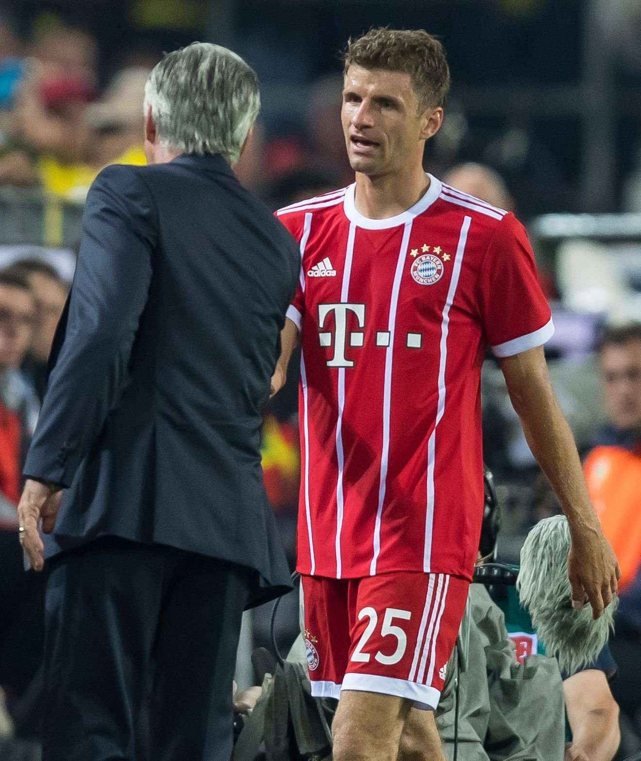 Thomas Müller (r.) und Ex-FCB-Coach Carlo Ancelotti waren sich nicht immer einig.