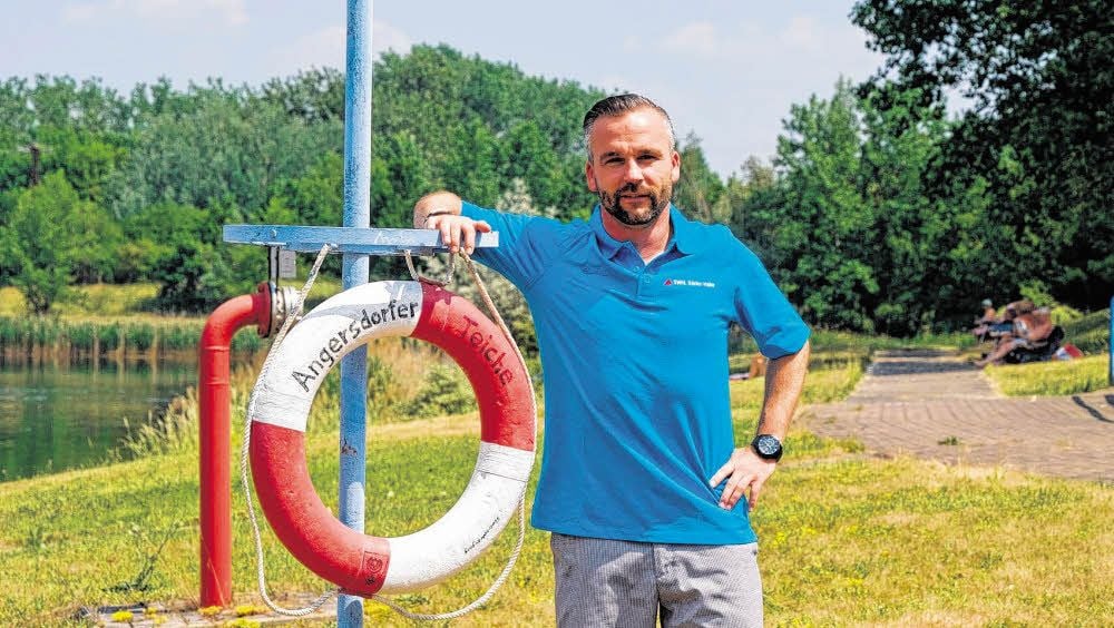 Früher im HFC-Trikot, heute im Bäder Halle GmbH-Shirt: Nico Kanitz ist aus der 1. Mannschaft zu den Stadtwerken gewechselt. Als Betriebsleiter ist er dafür verantwortlich, dass die Technik läuft. Die Angersdorfer Teiche gehören für ihn einfach zu Halle.