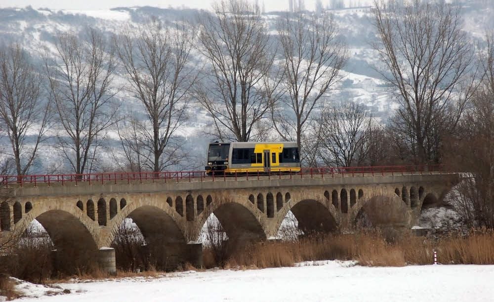 Schnee von gestern: Die Unstrutbahn, hier betrieben von der DB, fährt nicht mehr.