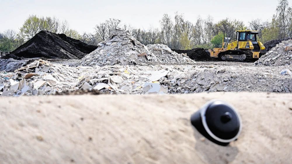 Die DK II an der B 100 bei Roitzsch wächst und wächst. Nun soll eine weitere Deponie hinzukommen.