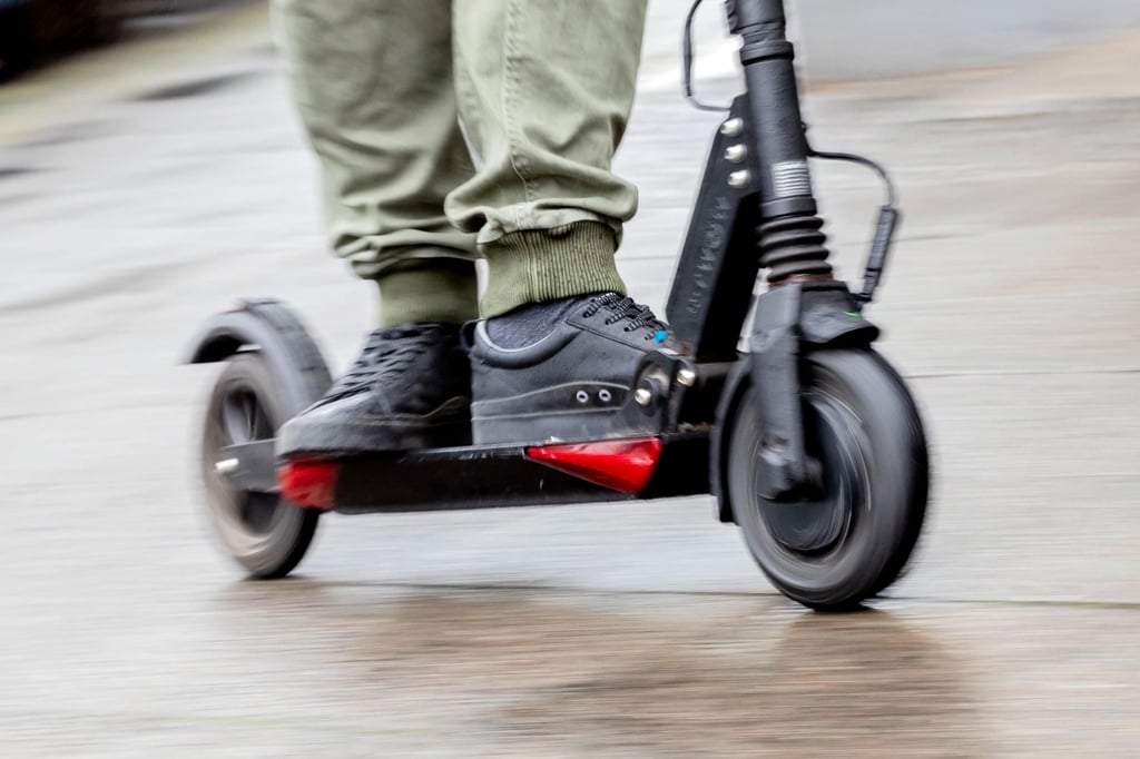 In Magdeburg haben zwei Anbieter von E-Scootern ihre Roller Ende August aufgestellt. Die Stadtverwaltung wurde überrascht.
