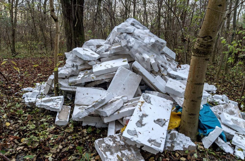 Das Umweltamt des Kreises verzeichnete zuletzt einen Anstieg von illegaler Entsorgung in der Natur. 462 Tonnen wurden im vergangenen Jahr festgestellt, 2014 waren es lediglich 385.