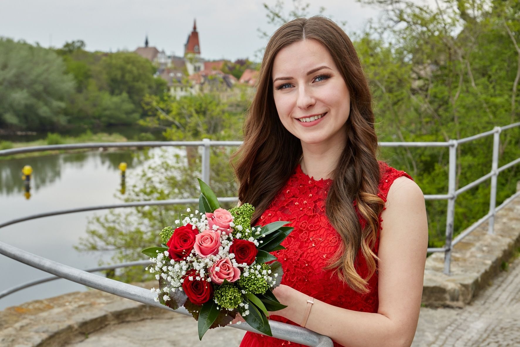 Die 22 Jahre alte Carla Talia Eckert wird ihre Geburtsstadt Bernburg in den nächsten drei Jahren als Rosenkönigin repräsentieren.