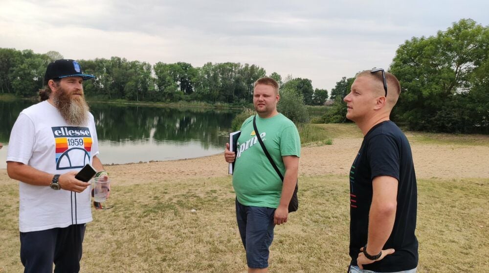 Uwe Wachsmuth (von links), Toni Tietzel und Nico Deigfuß beim Besichtigen der Location für das Event.