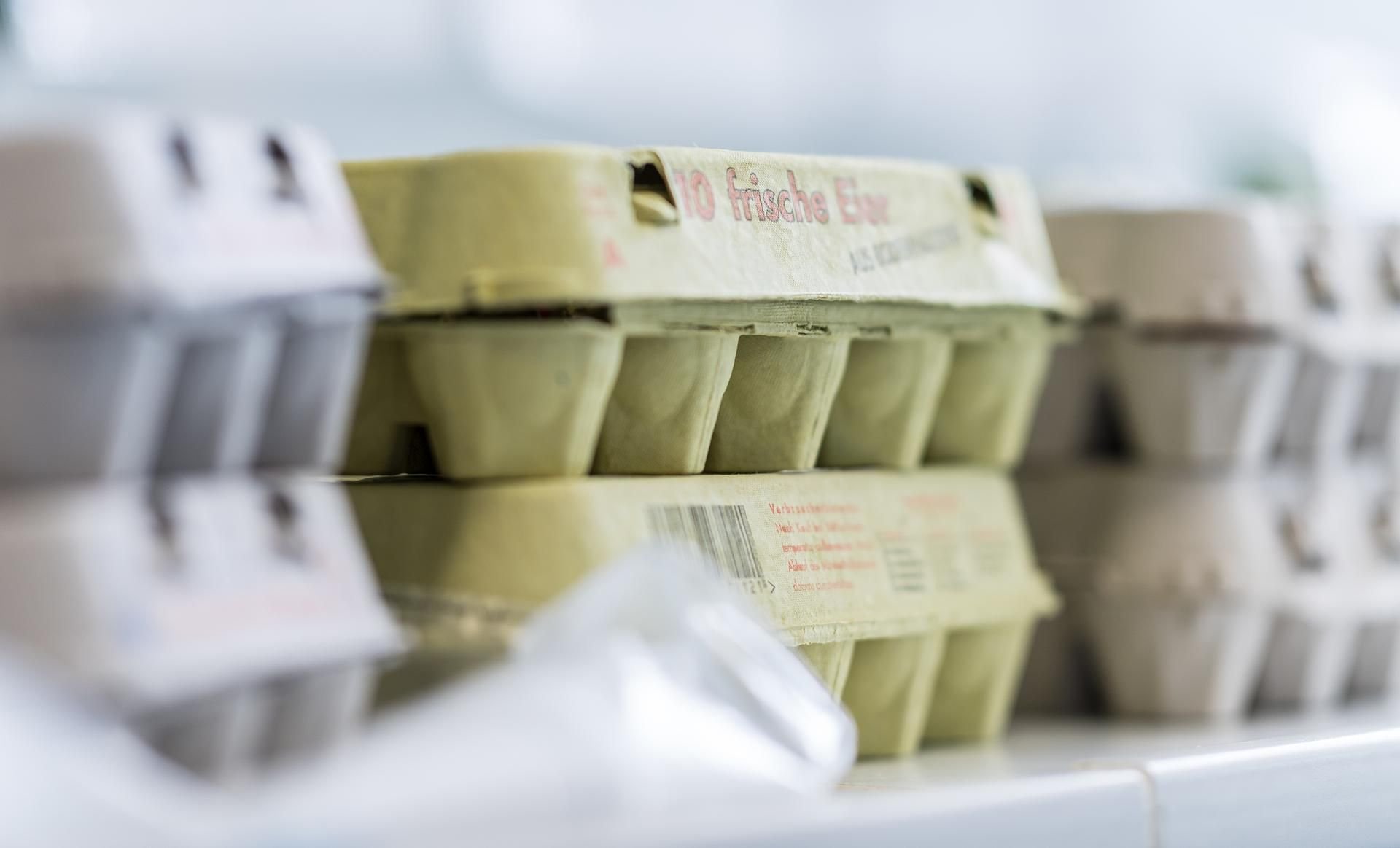 Eier werden im Supermarkt nie gekühlt gelagert. Das hat einen ganz einfachen Grund.