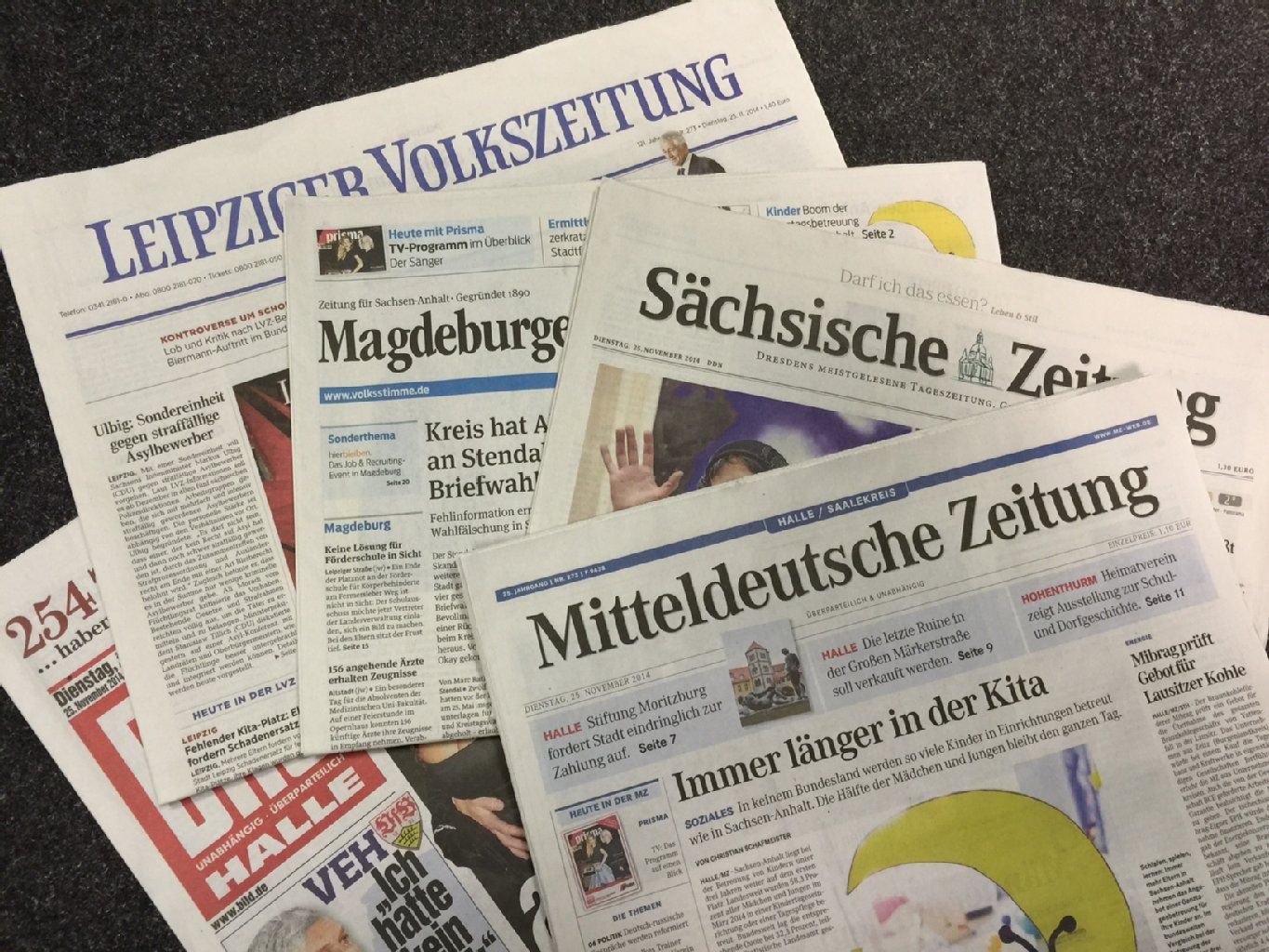 Zeitungen am 24. November 2014