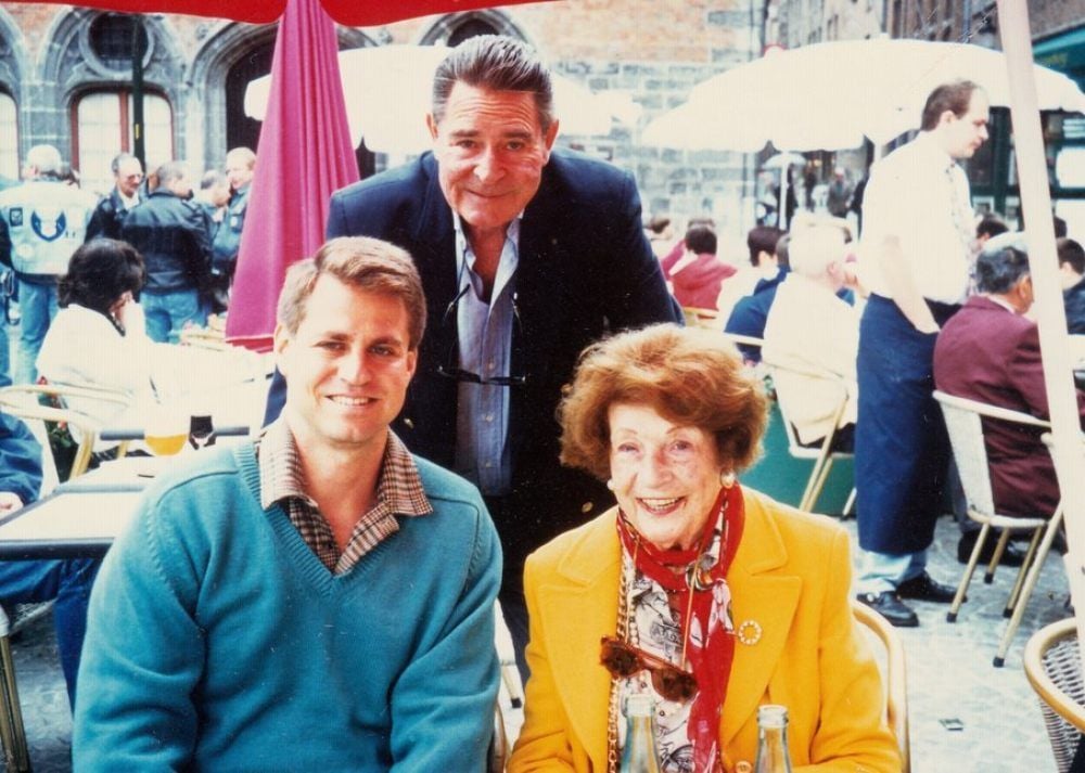 Drei Generationen waren beim Familientreffen Mitte der 1990er Jahre vereint: Renée Prüfer mit Sohn Otto „Otti“ Prüfer (hinten) und Enkel Philippe Prüfer, der vor einiger Zeit zu Besuch war.