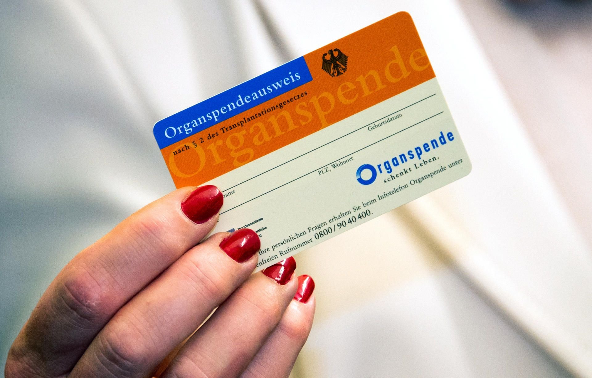 Vielen Menschen in Deutschland fühlen sich zu schlecht über die Organspende informiert. (Symbolbild)