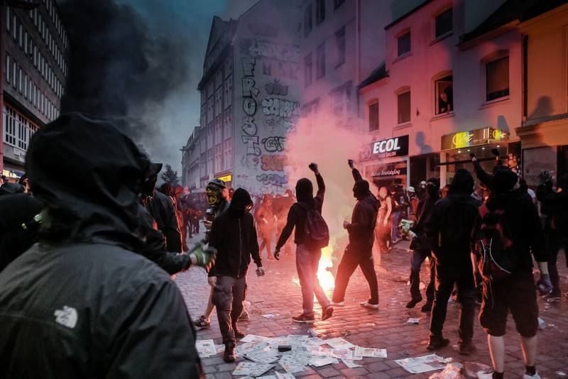 Während des G20-Gipfels in Hamburg kam es zu Straßenschlachten zwischen Autonomen und der Polizei.
