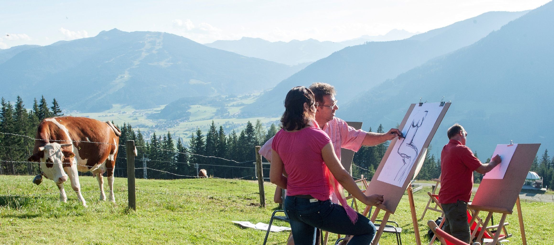Kulisse für kreative Geister: Das Zeichnen vor dem sommerlichen Bergpanorama inspiriert zu hoher Kunst. «Akt auf der Alm» ist einer von 17 Kursen, die in der Region Altenmarkt-Zauchensee angeboten werden.