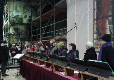 Wenn es irgendwie ging, fanden Veranstaltungen auch während der Bauarbeiten in der Schlosskirche statt.