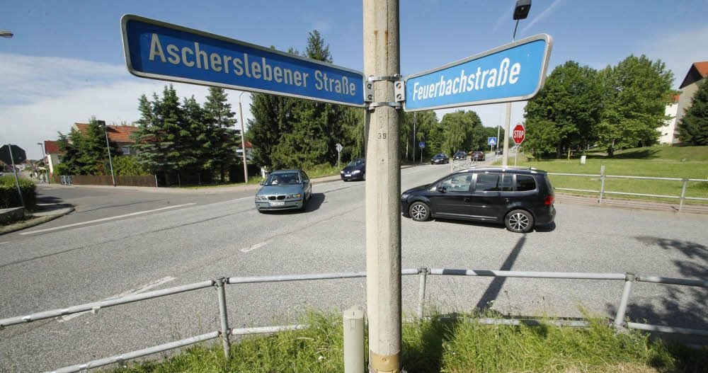 Auf der Kreuzung am Goetheplatz an der Aschersleber Straße kracht es besonders oft. Die Stadt will nun den Unfällen Einhalt gebieten.