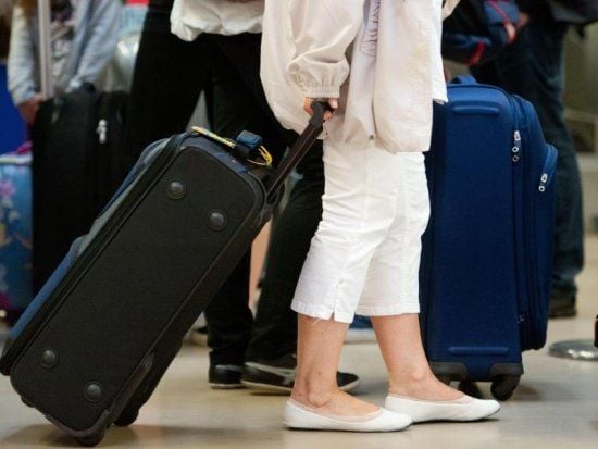 Die Bahn will Mitarbeiter bitten, freiwillig ihren Urlaub zu unterbrechen, um die Lage in Mainz zu entspannen. Es bestehe aber kein Zwang, sagte ein Unternehmenssprecher in Berlin.