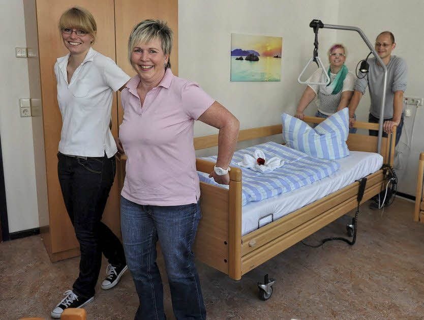 Dominique Wetzel, Christiane Staat, Diana Gründler und Alexander Packendorf (v.l.) bereiten die Wiedereröffnung der Kurzzeitpflege vor.