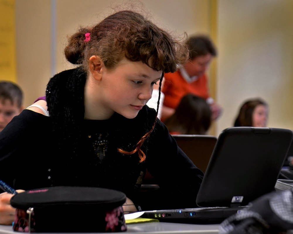 Clarissa besucht die sogenannte Nachterstedter Laptop-Klasse.