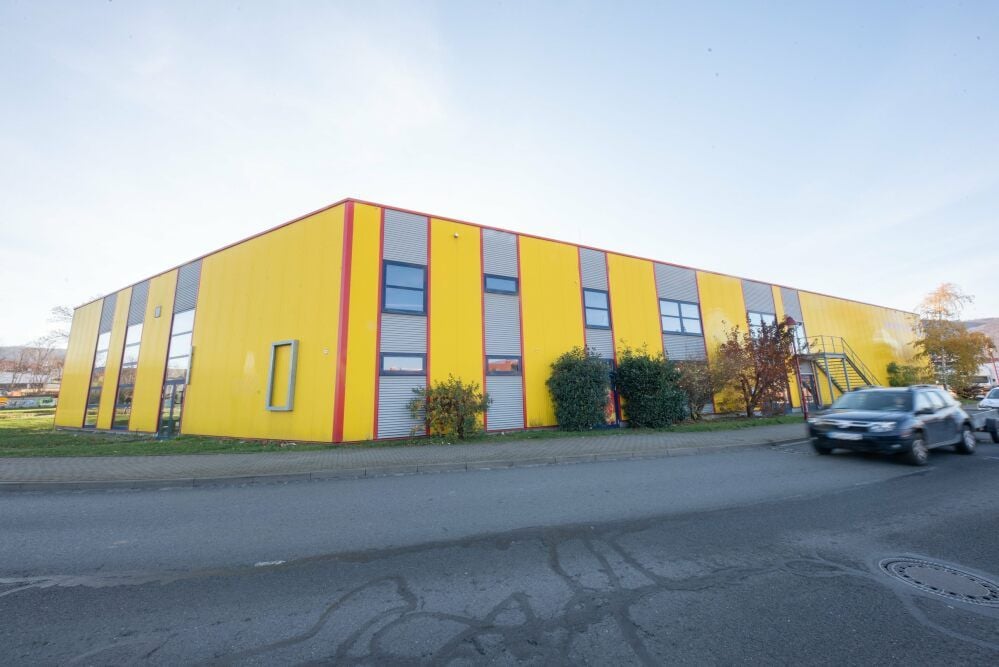 Das Bau-Spiel-Haus im Zentrum von Thale wird auf der Plattform „Ebay Kleinanzeigen“ für 399.000 Euro zum Kauf angeboten.