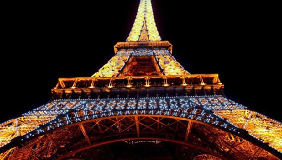 Die „Grande Dame de Paris“ ist schon verheiratet – mit der Amerikanerin Erika Eiffel.