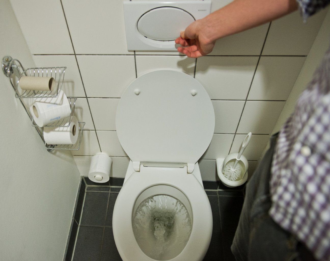 Das Amtsgericht Düsseldorf hat ein richtungsweisendes Urteil für alle Steh-Pinkler gefällt.
